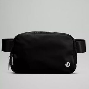 Lululemon black belt bag